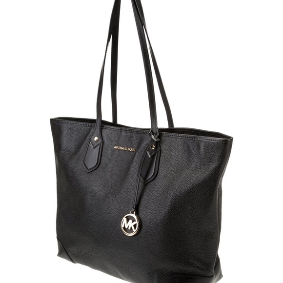 Micheal Kors Handbags - MICHAEL KORS Solid Leather Tote Bag
